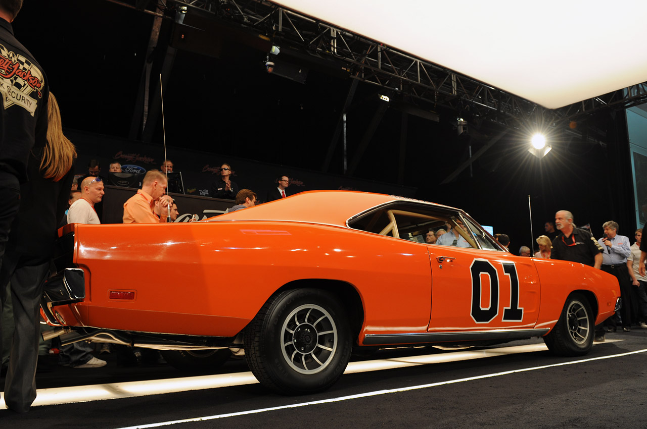 03--lee-1-dukes-of-hazzard-charger.jpg