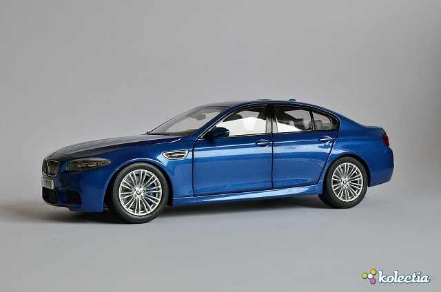 1 18 Paragon Models BMW M5 F10 2011 Blue - 8948.jpg