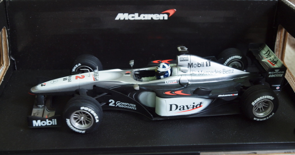 McLarenMP4-15DCoulthard2000.jpg