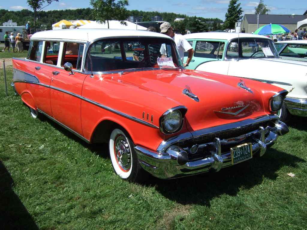 1957 Chevrolet Brookwood.jpg
