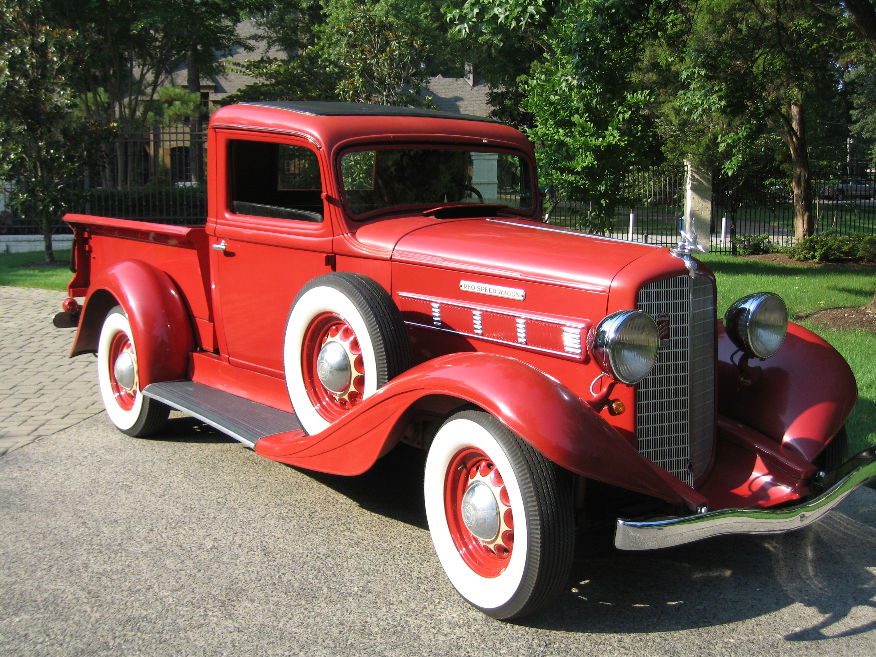 1936 REO Speed Wagon Model 6 AP.jpg