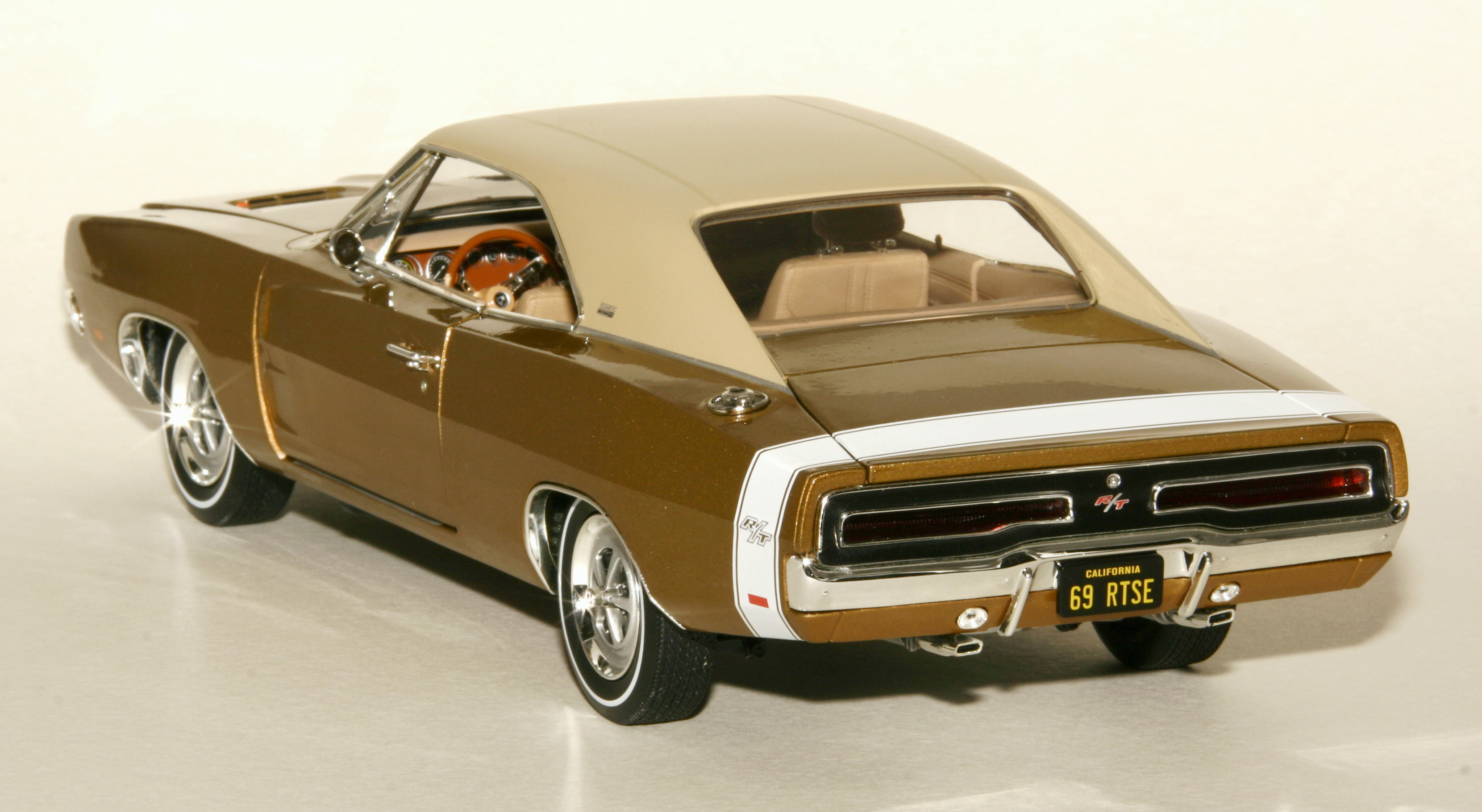 017_AW_Dodge Charger_171969.jpg