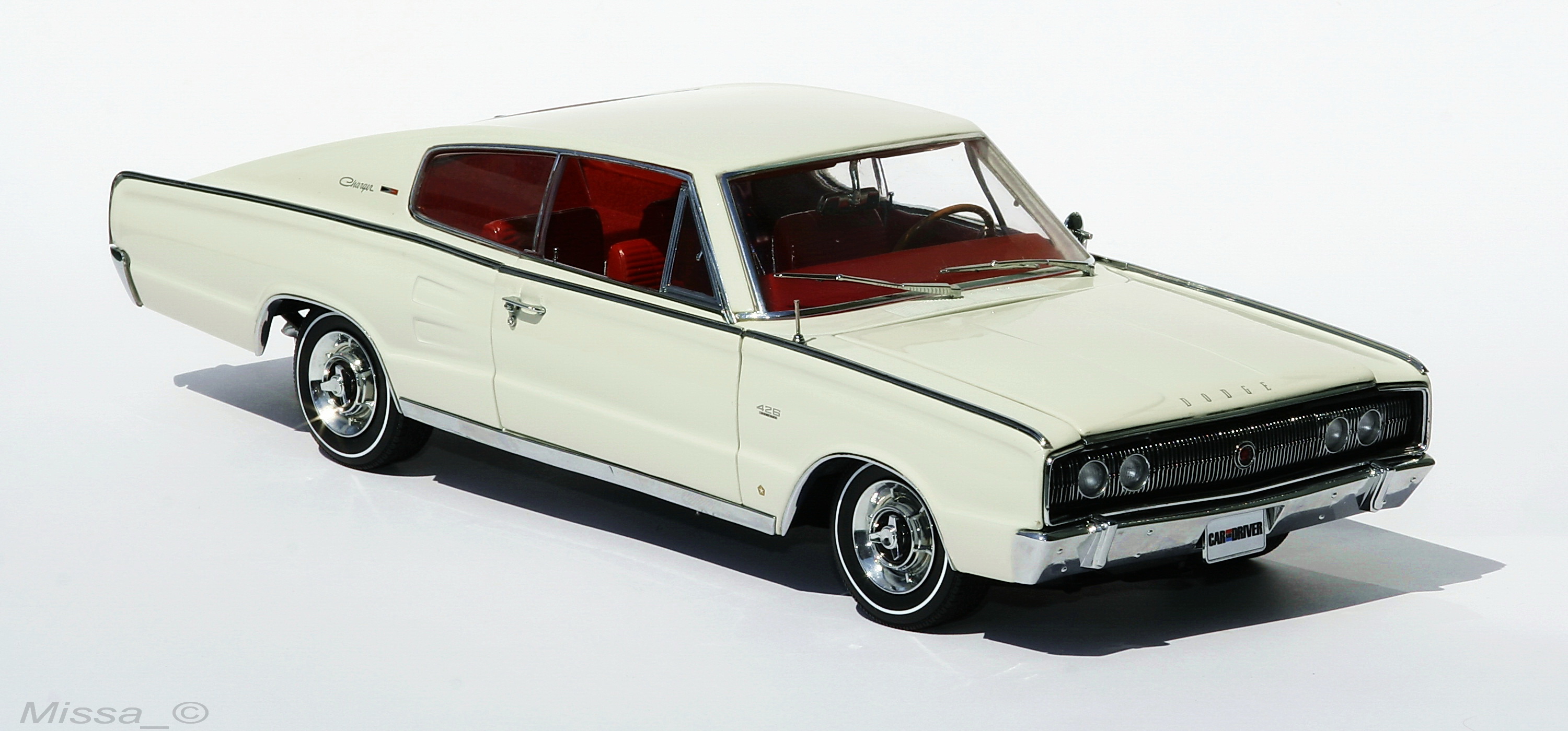 004_AW_Dodge Charger 1966_fehér.JPG