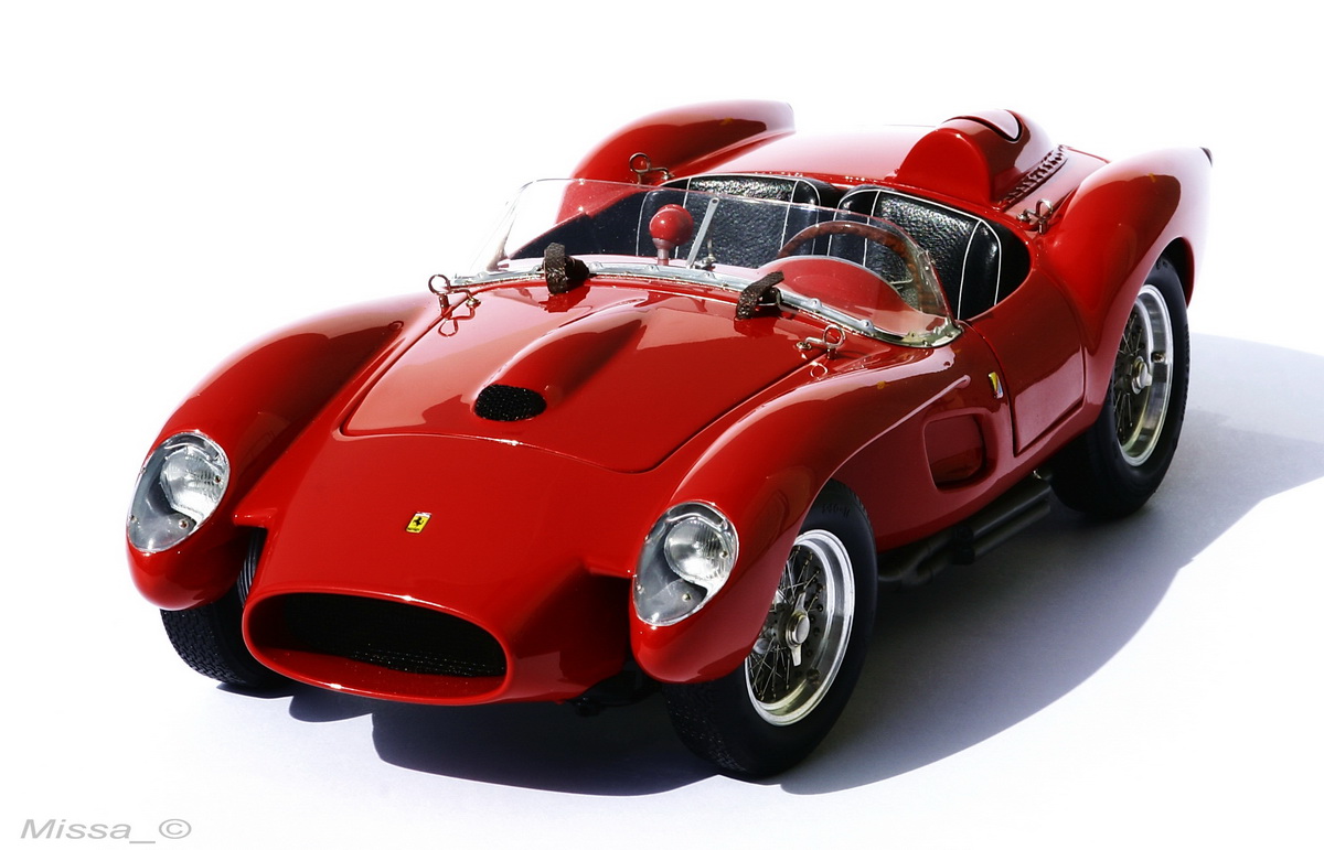 005_CMC_Ferrari_250_Testa Rossa.JPG