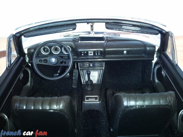 Peugeot 504 cabriolet (6).jpg