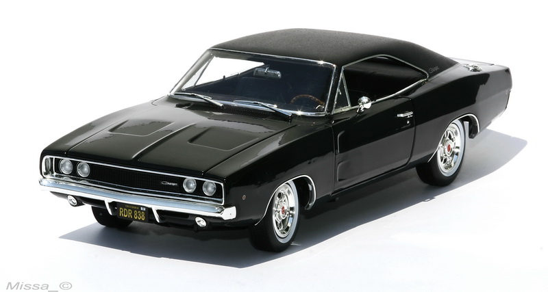 006_Greenlight_Dodge Charger R-T 1968.jpg