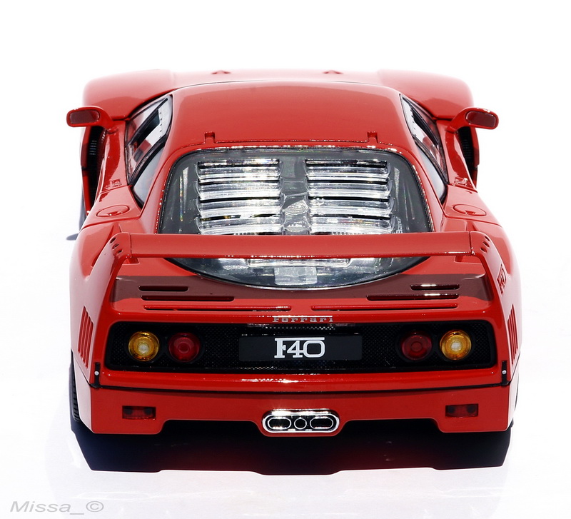 018_Kyosho_Ferrari F40.jpg
