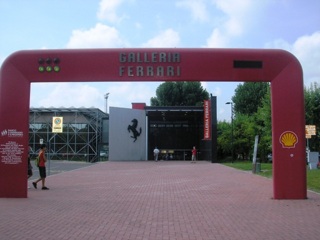 Galleria Ferrari 2010.JPG