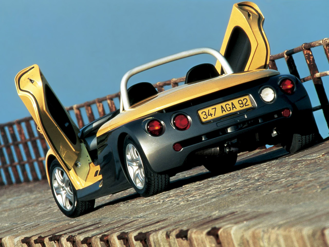 renault_sport_spider_1.jpg