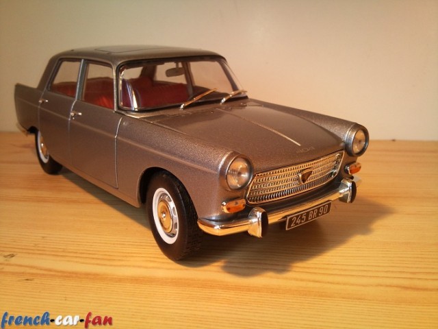 Peugeot 404 Berline (1).jpg