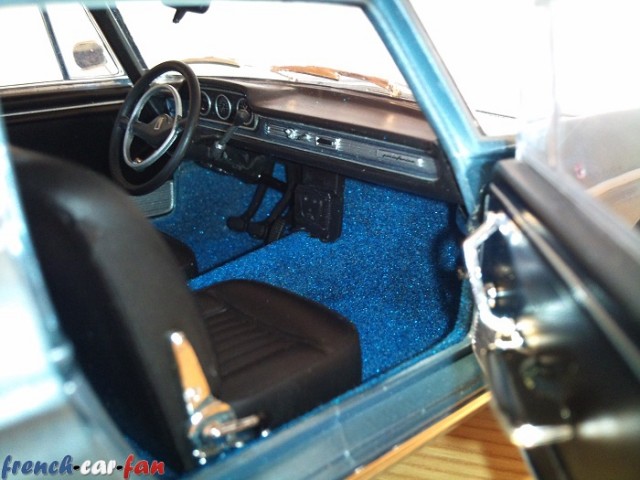 Peugeot 404 Coupé (5).jpg