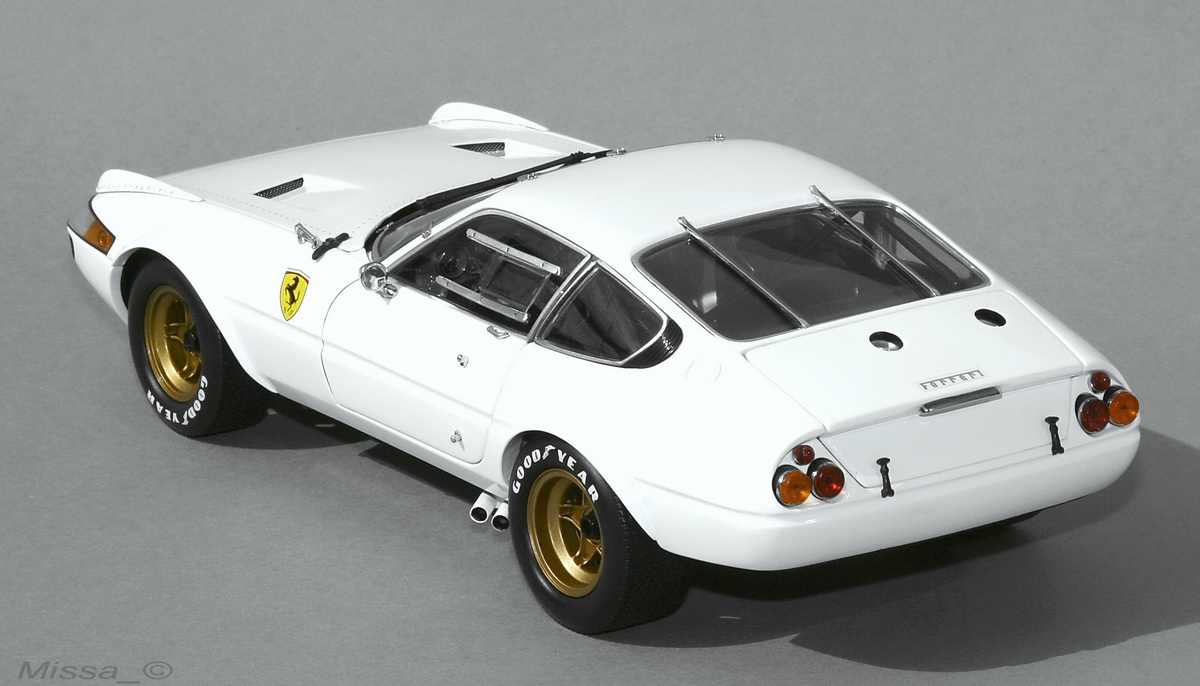 021_Kyosho_Ferrari 356 GTB4_Competizione.jpg