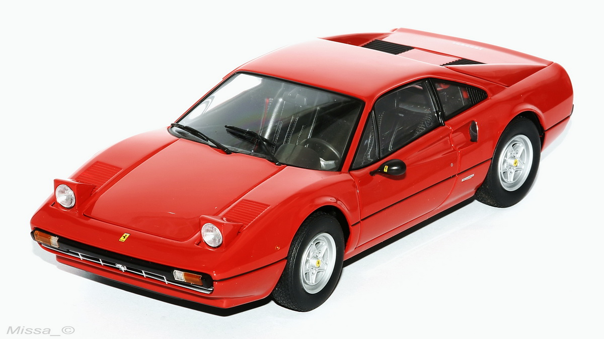 017_Kyosho_Ferrari 308 GTB.jpg