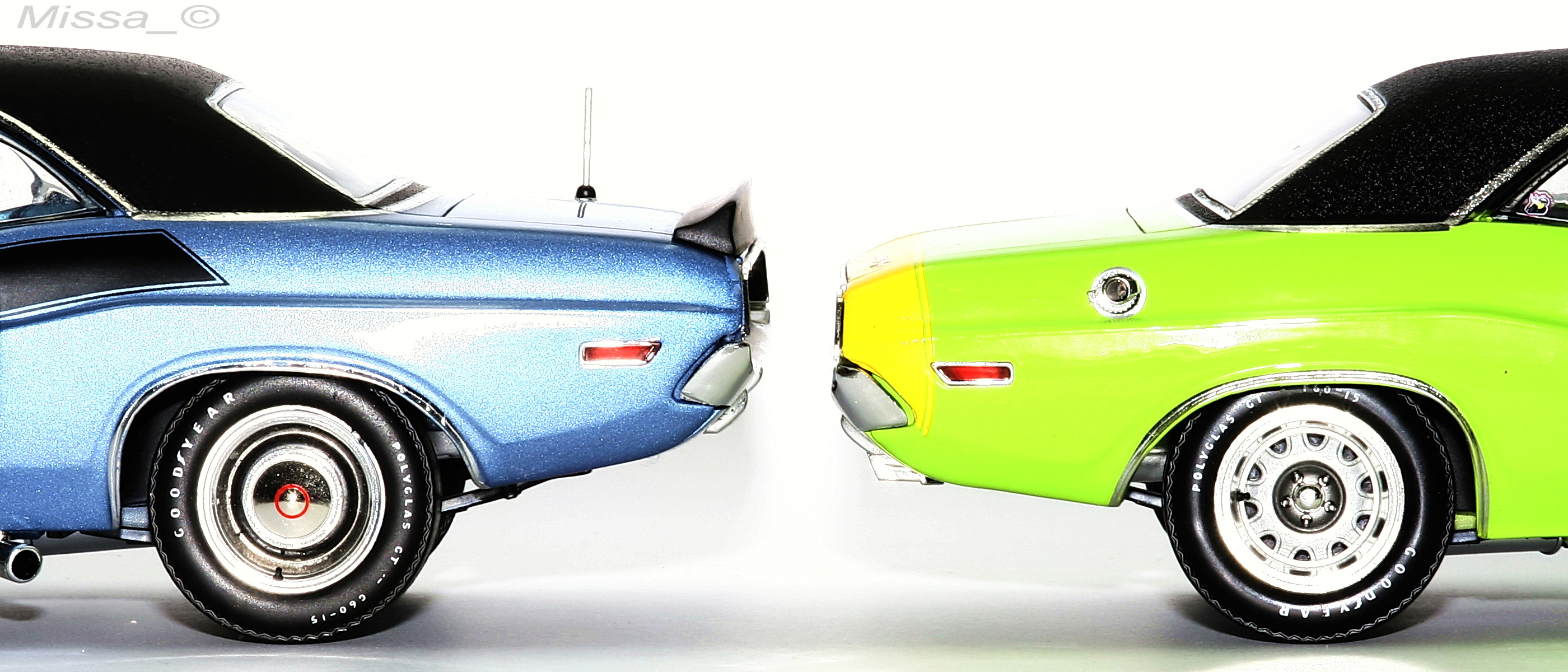 014_H61_Dodge Challenger duett.jpg