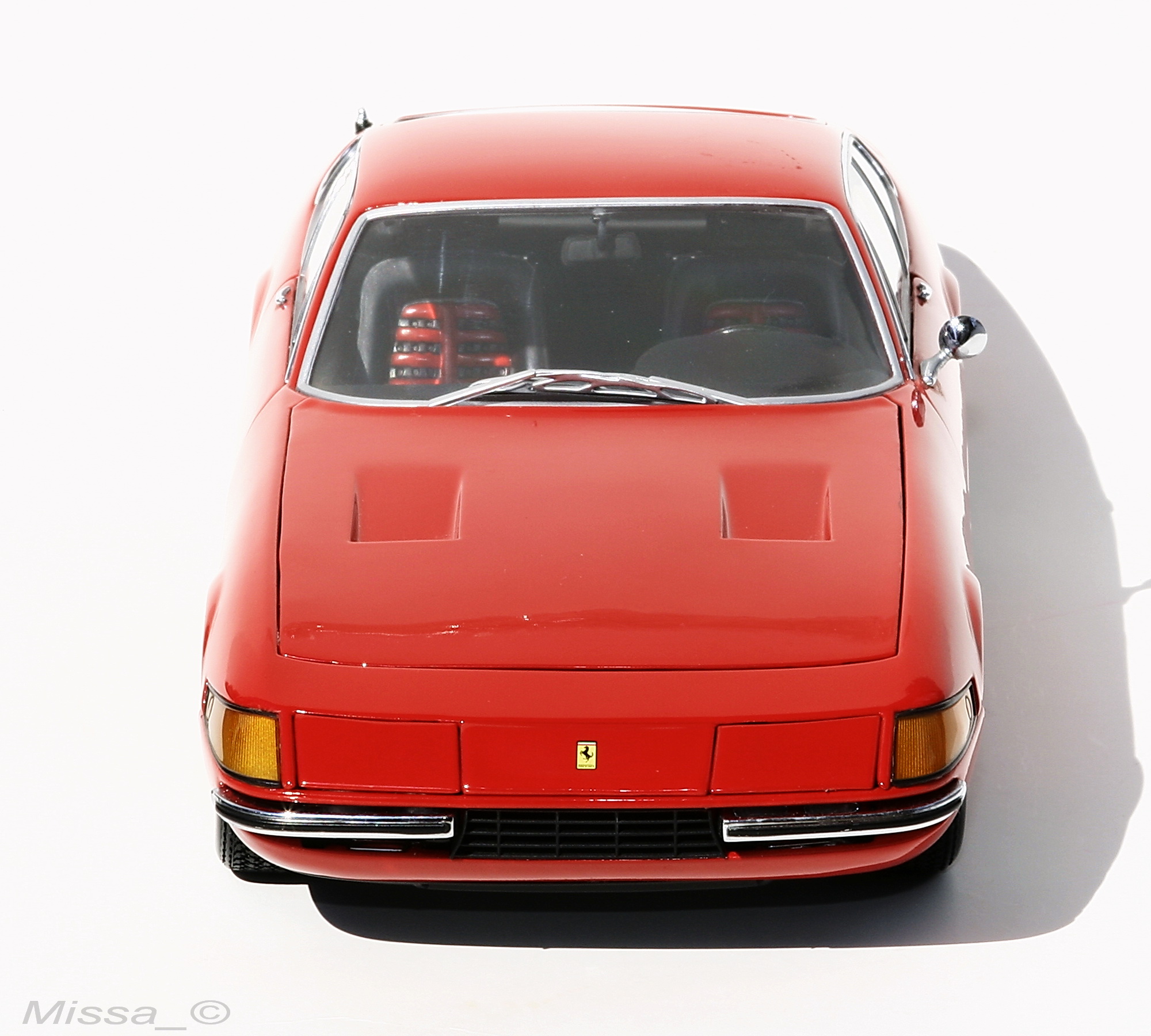 010_Kyosho_Ferrari 365 GTB4_Daytona.JPG
