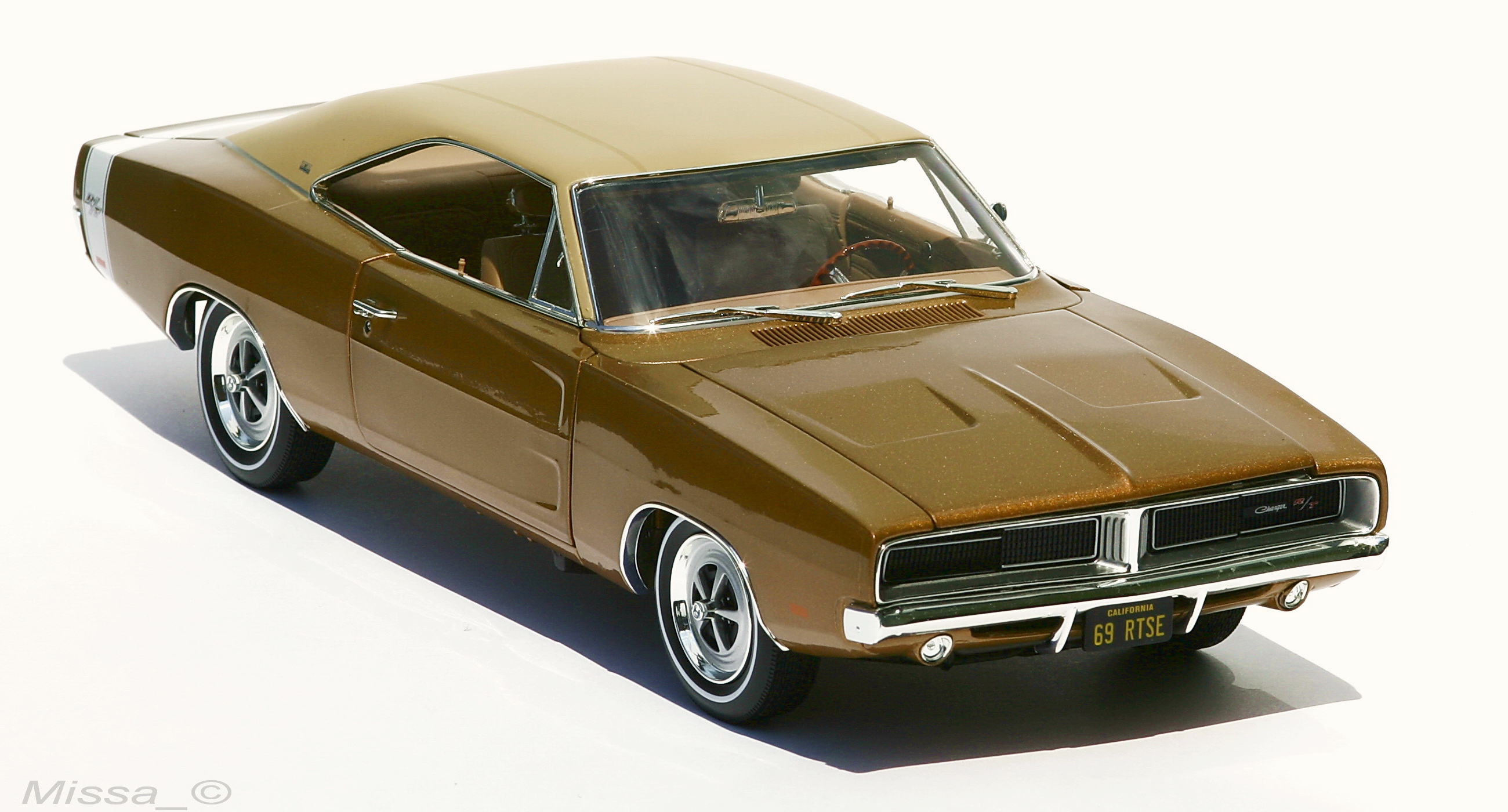 004_AW_Dodge Charger R-T_1969.jpg