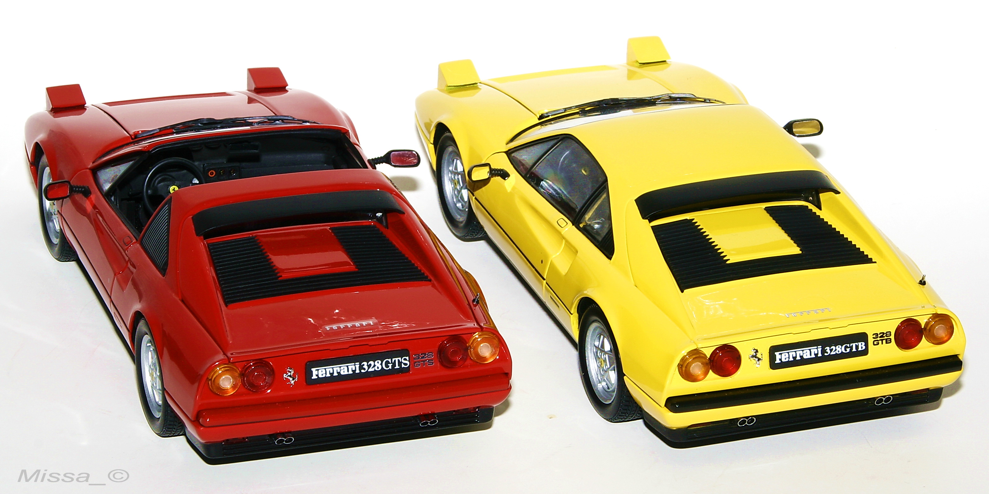 013_Kyosho_Ferrari 328 GTB_GTS.JPG
