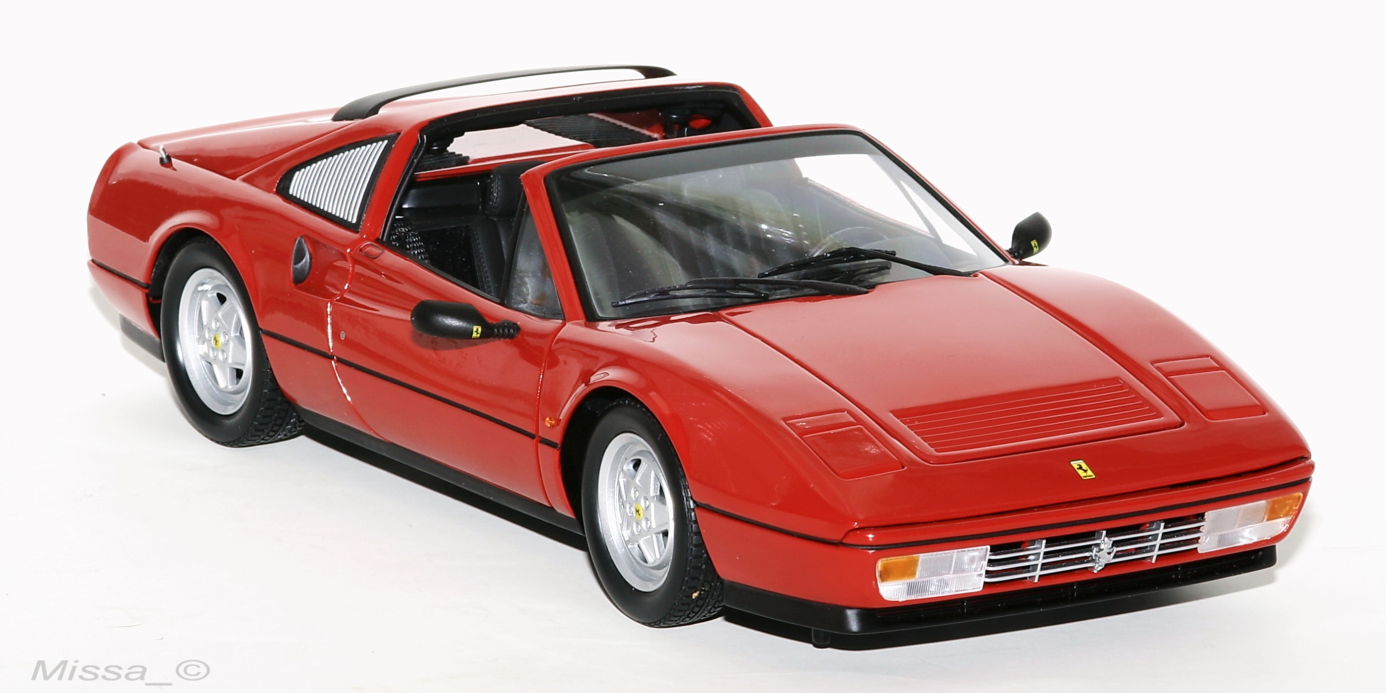 006_Kyosho_Ferrari 328 GTS_led.jpg
