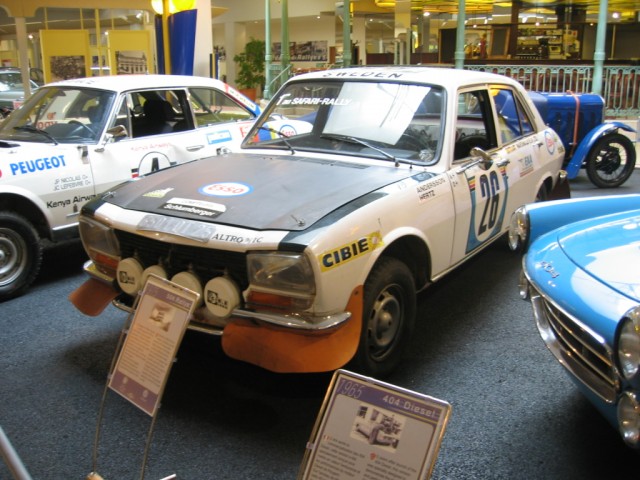 Peugeot_504_03.jpg
