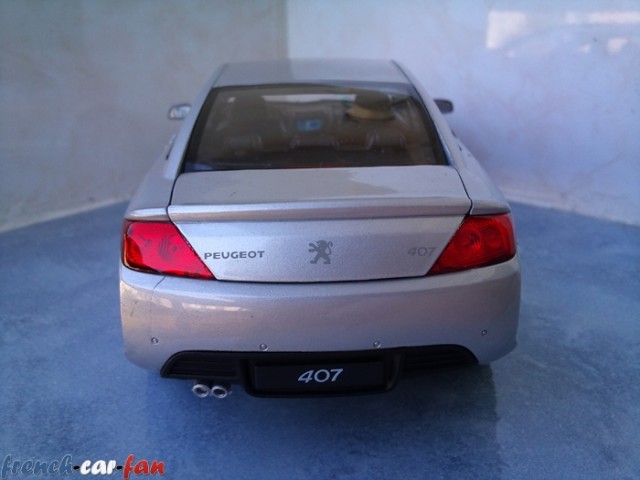Peugeot 407 Coupé (2).jpg