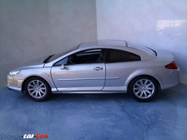 Peugeot 407 Coupé (3).jpg