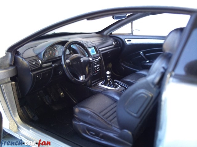 Peugeot 407 Coupé (5).jpg