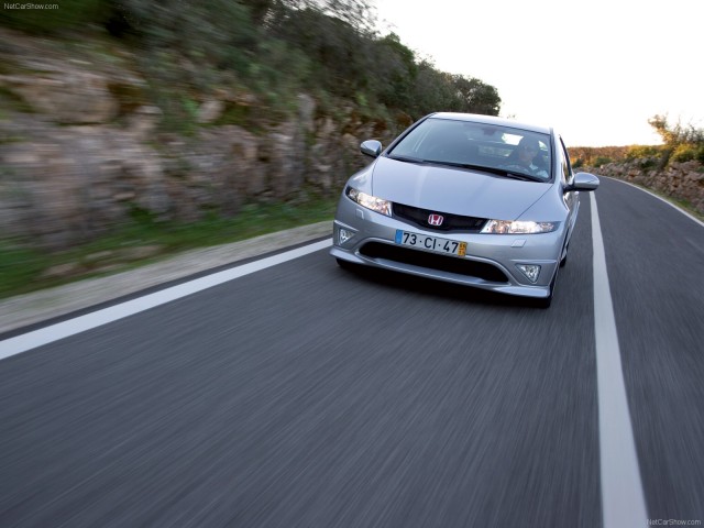 Honda-Civic_Type_R_2007_1600x1200_wallpaper_2b.jpg