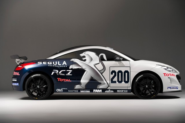 peugeot-rcz-sports-coupe-03.jpg
