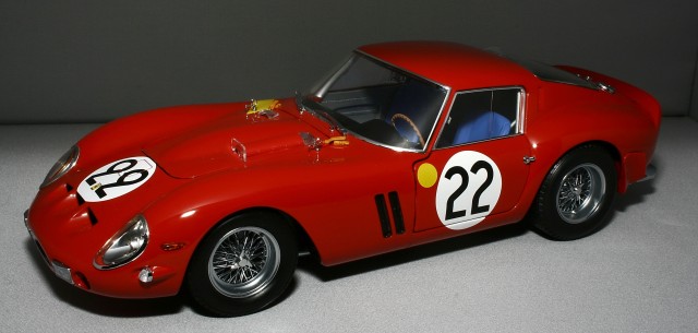 F250_GTO_1.jpg (1.99 MiB) Megtekintve 3185 alkalommal Kyosho - Ferrari 250 GTO - Le Mans #22, 3. helyezés (1962)