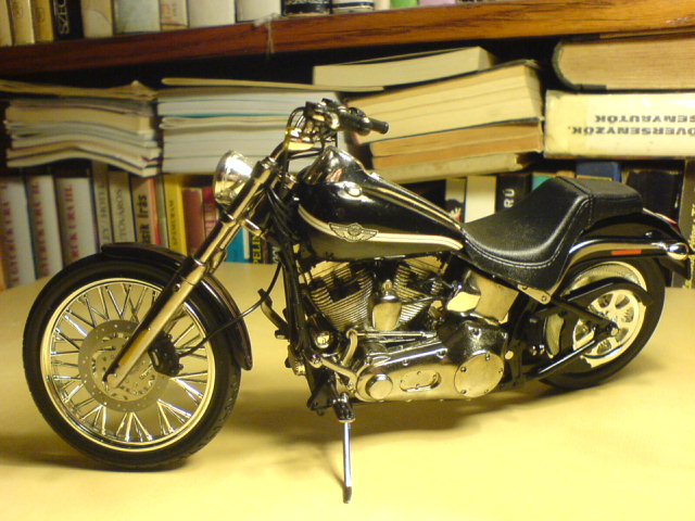 Harley Davidson Softail Custom_03.jpg