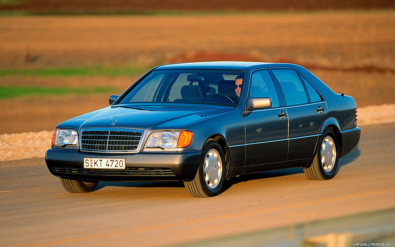 Mercedes-Benz-S-class-w140-1680x1050-008.jpg