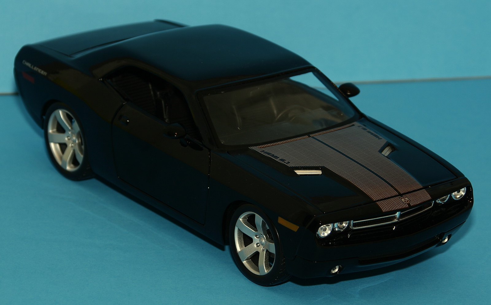 Dodge Challenger_2006 (1).jpg