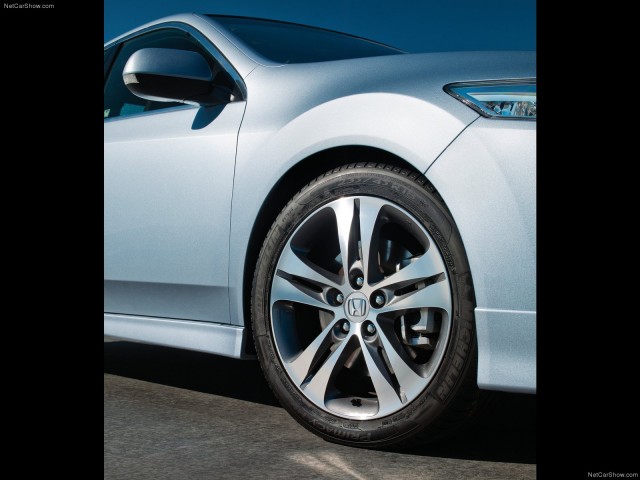 Honda-Accord_Type_S_2011_1600x1200_wallpaper_21.jpg